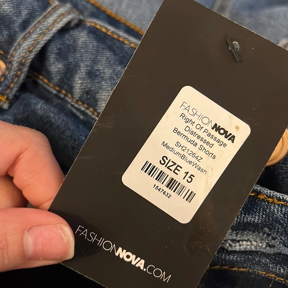 NWT Fashion Nova Right Of Passage Distressed Shorts - Picture 3 of 8